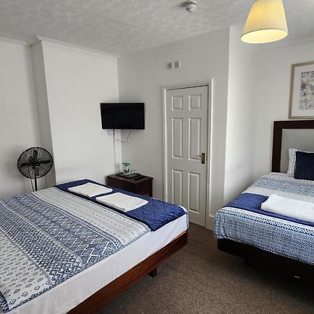 Gatwick Castle B&B Horley Eksteriør billede