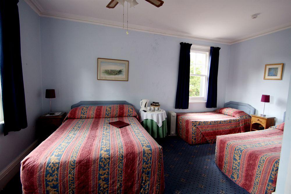 Gatwick Castle B&B Horley Eksteriør billede