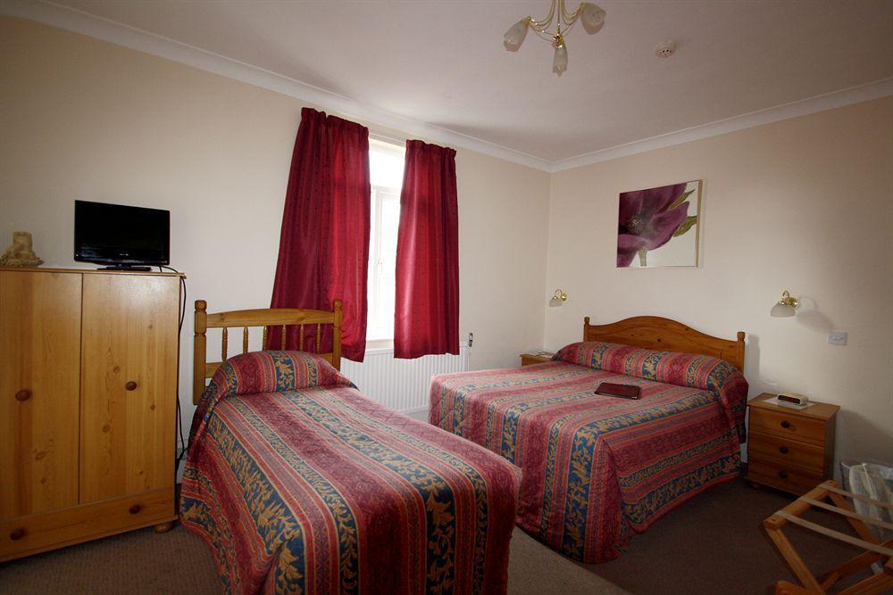 Gatwick Castle B&B Horley Eksteriør billede