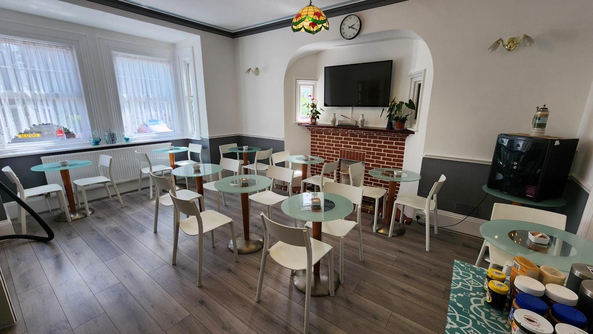 Gatwick Castle B&B Horley Eksteriør billede