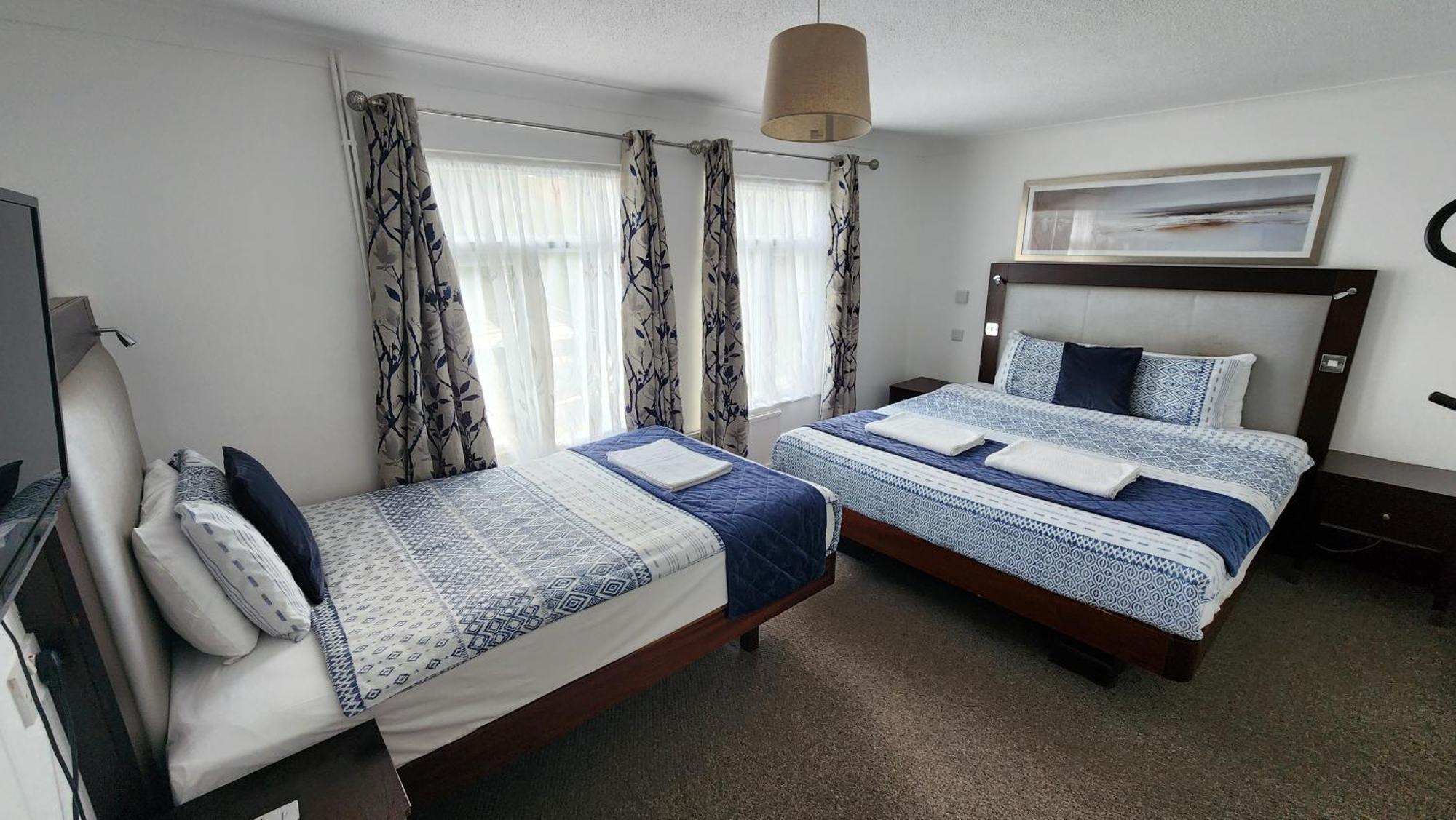 Gatwick Castle B&B Horley Eksteriør billede