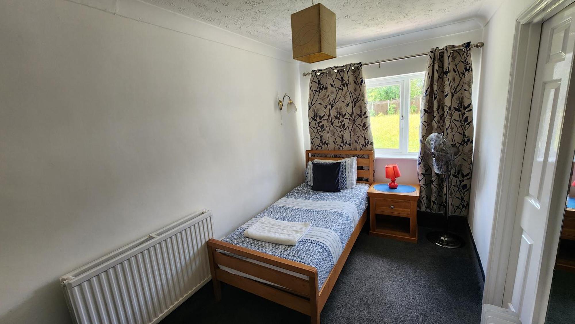 Gatwick Castle B&B Horley Eksteriør billede