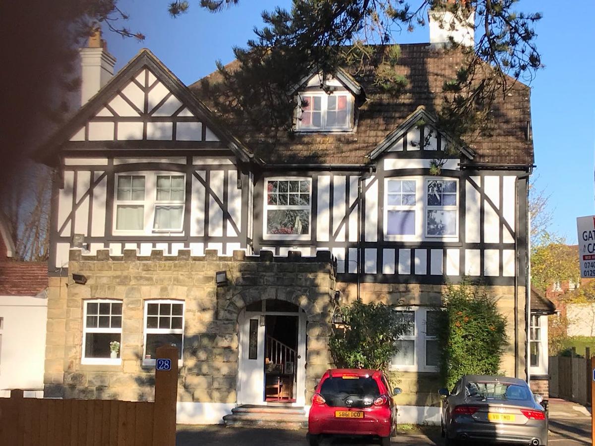 Gatwick Castle B&B Horley Eksteriør billede