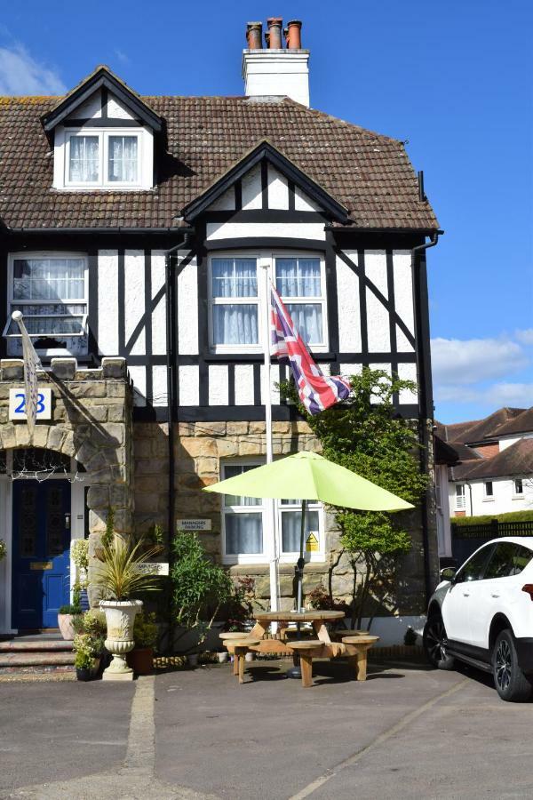 Gatwick Castle B&B Horley Eksteriør billede
