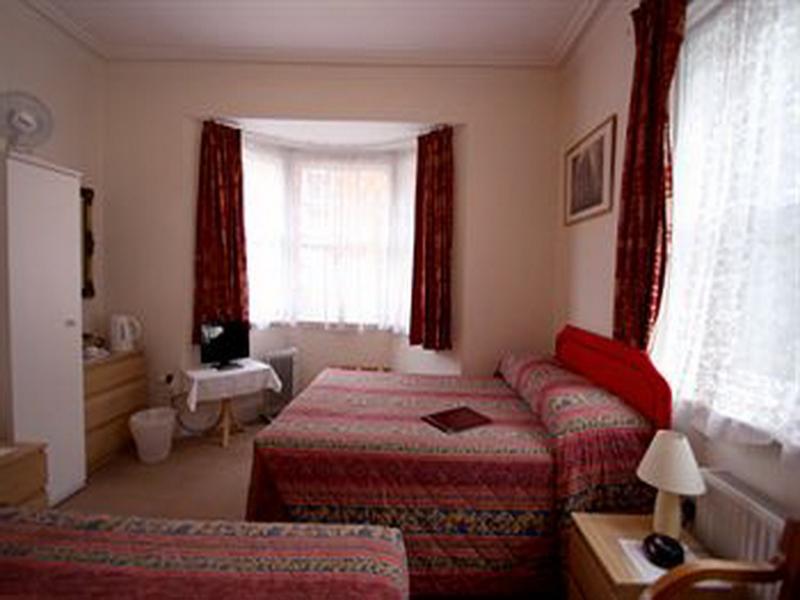 Gatwick Castle B&B Horley Eksteriør billede